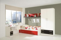 детска стая с основен бял цвят